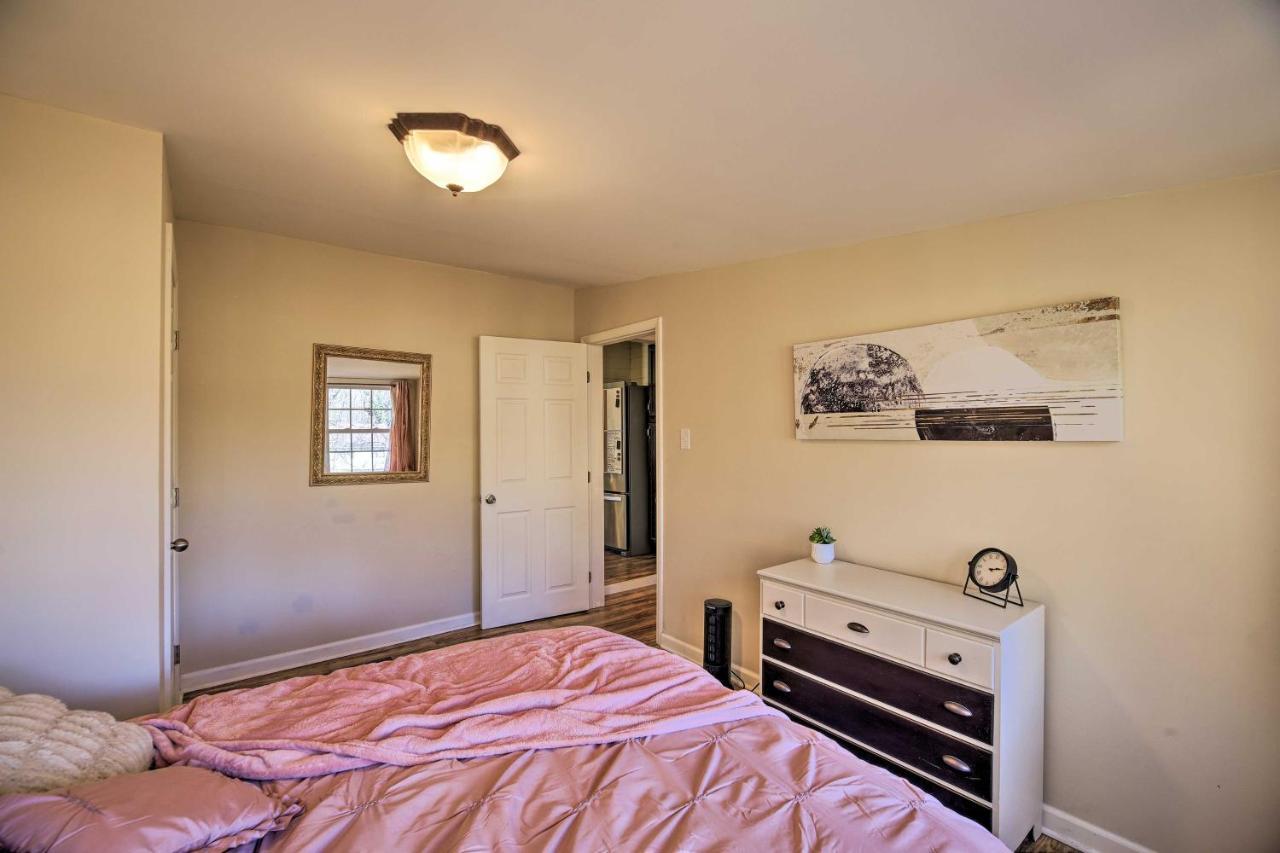 Cozy Bristol Home With Yard About 1 Mile To Downtown! Exterior foto